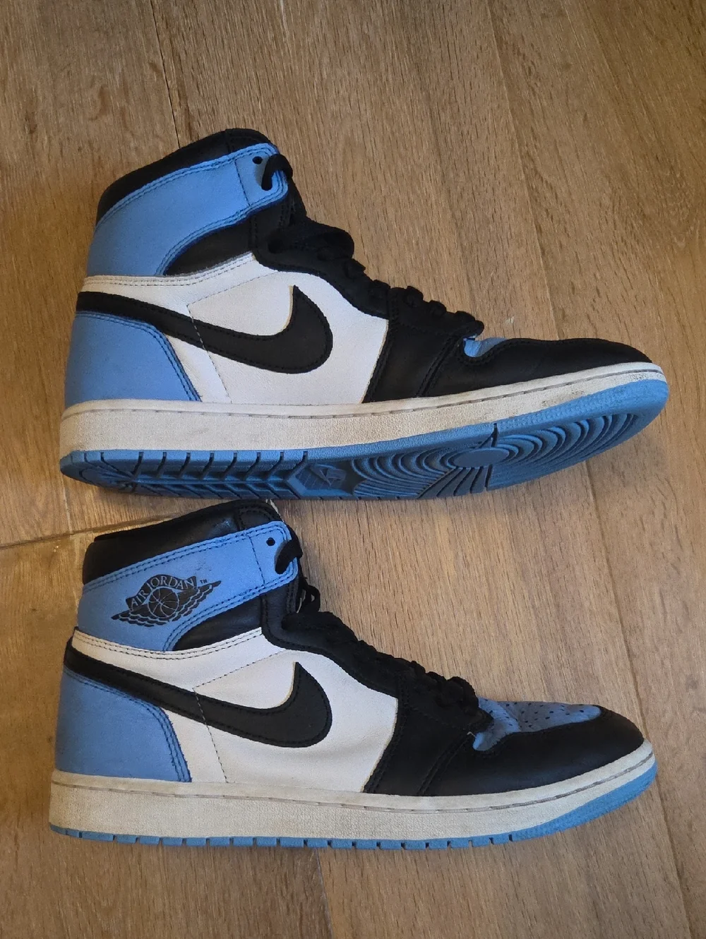 Nike Air Jordan 1 Retro High OG University Blue UNC Toe Men's DZ5485-400 9.5